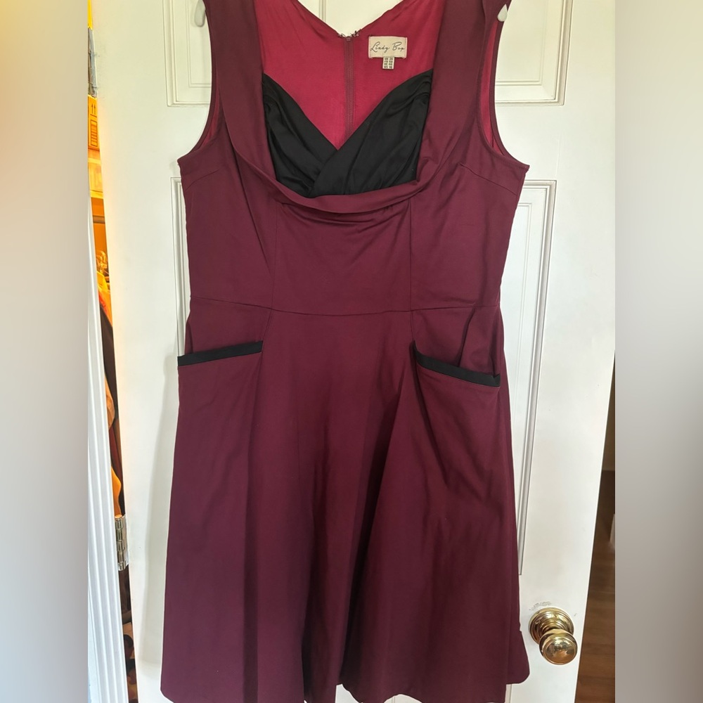 Lindy Bop: Ophelia in Wine (with pockets!) sz 16